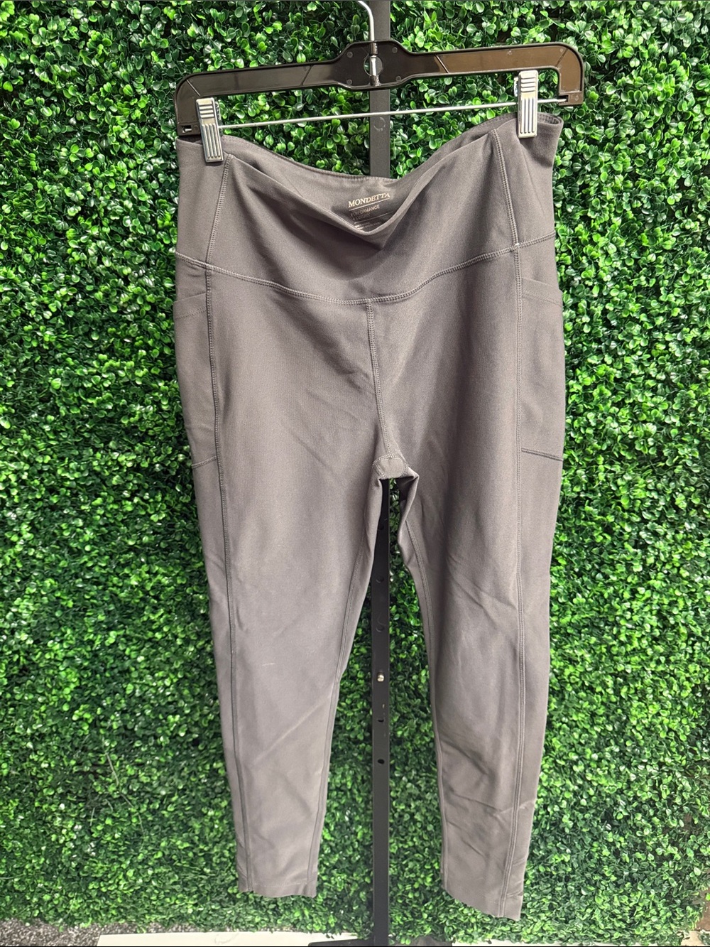 Mondetta Women's Charcoal Gray Performance Leggings